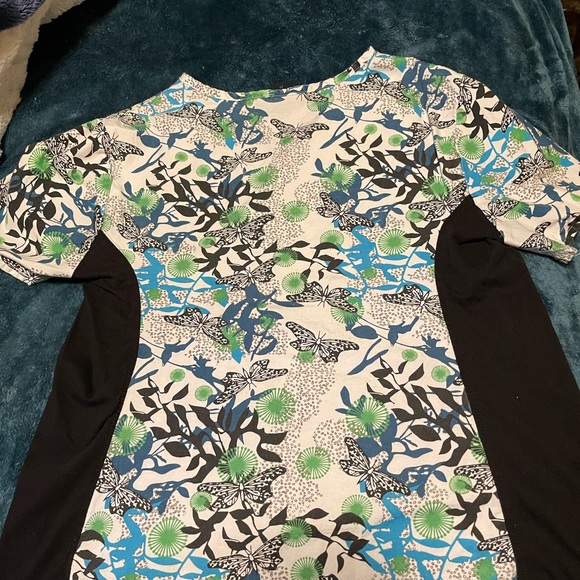Beautiful Butterfly Scrub Top - Picture 2 of 5